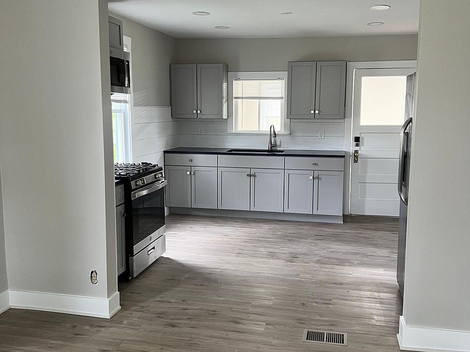 1st image of 10006 Kennedy Ave #1