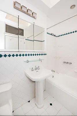 Sold by Bold New York | media 18