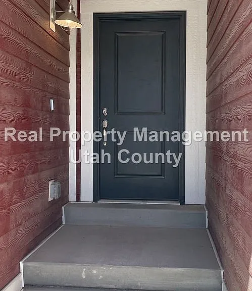 487 S Fox Chase Ln — Photo 2
