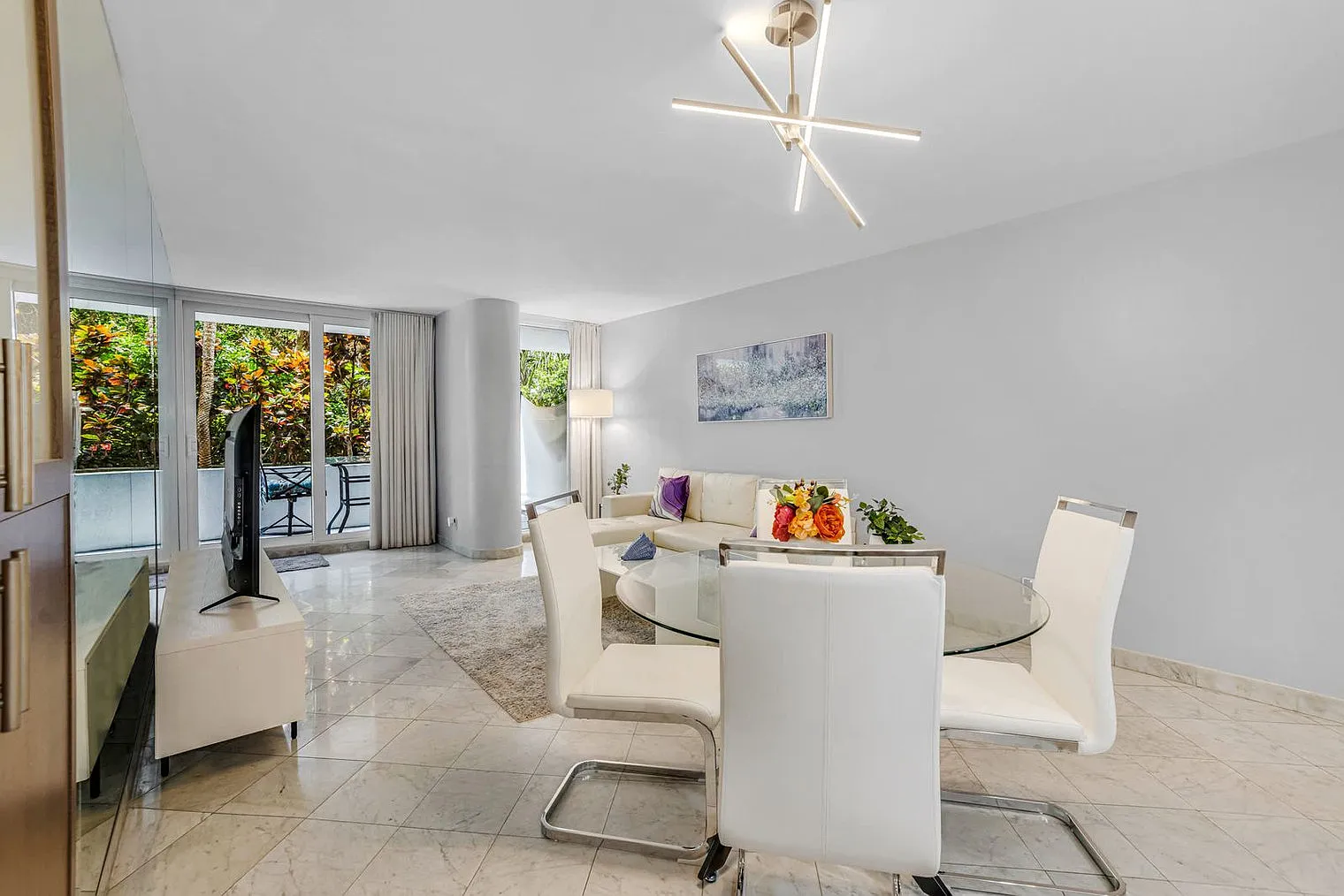 1 bed, 1.0 bath, $4,006 — Photo 3