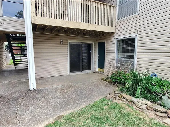 6774 Enchanted Oak Pl APT 3, Memphis, TN 38120