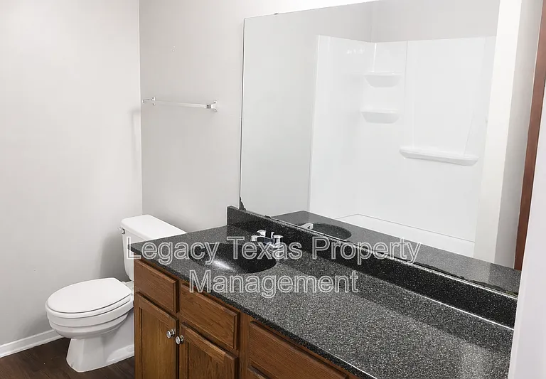 1409 Courtney Pl #C — Photo 7
