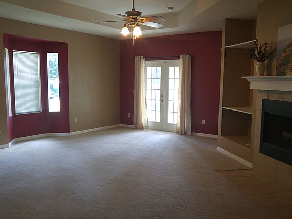 LR leading to Screen Porch