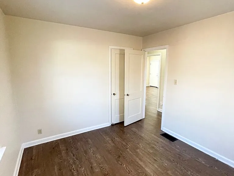Nola Court Apartments — Photo 93