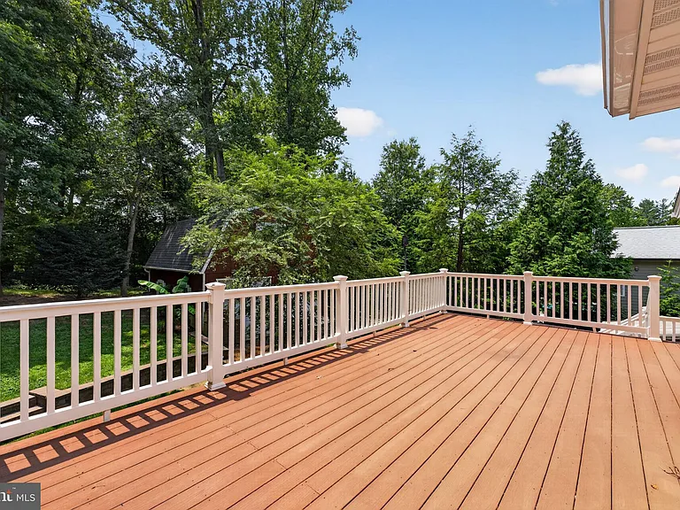 6443 Walters Woods Dr — Photo 73