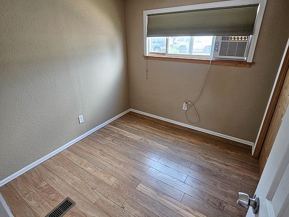 2nd image of 3105 W Eisenhower Blvd Space 5