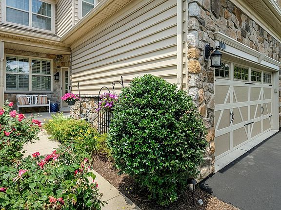 2nd image of 74 Dogwood Ct