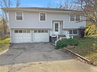 213 W Martin St, Edgerton, KS 66021