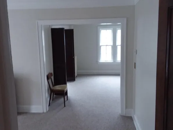 2105 Renrock Rd, Cleveland Heights, OH 44118
