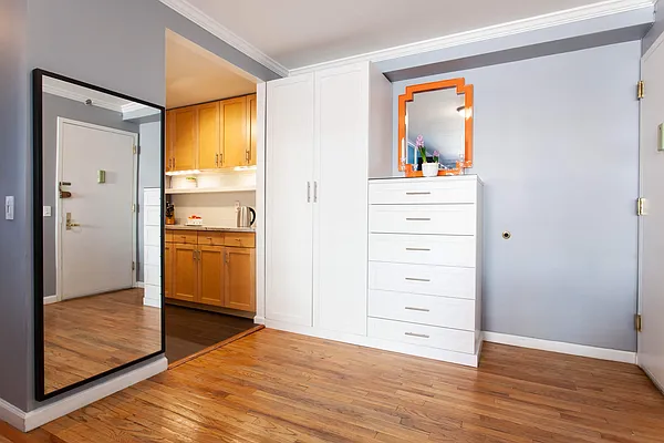 Sold by HomeDax Real Estate | media 3