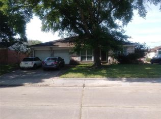 15406 W Hutchinson Cir, Houston, TX 77071