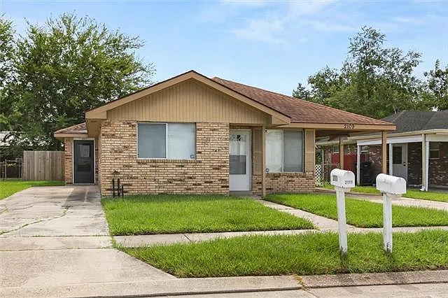 2111 Octavia Dr