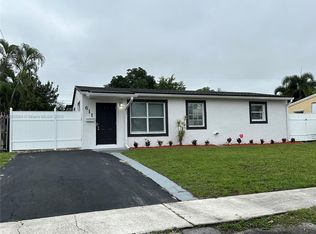 611 N 69th Way, Hollywood, FL 33024