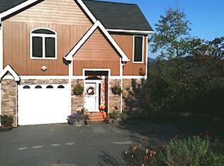 69 Dalya Rd, Swannanoa, NC 28778