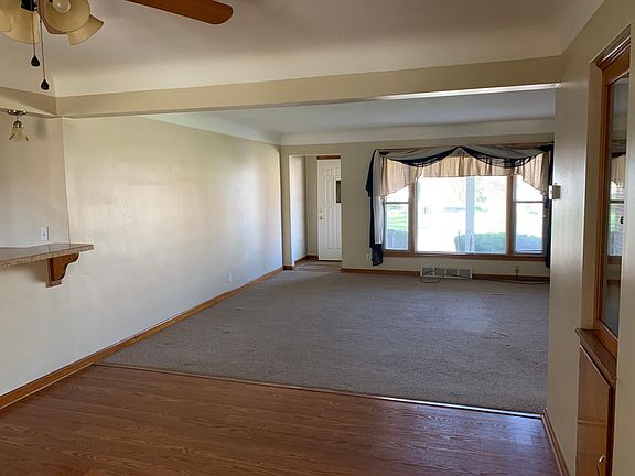 3rd image of 5845 Clearview Dr