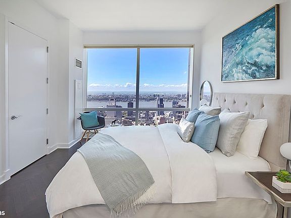 4th image of 230 W 56th St APT 61D