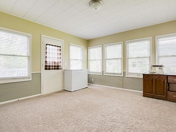 5th image of 2151 Kenwood Dr E