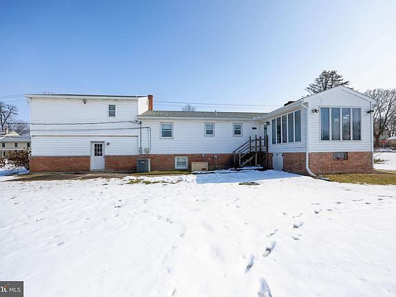 3rd image of 3018 Steinruck Rd