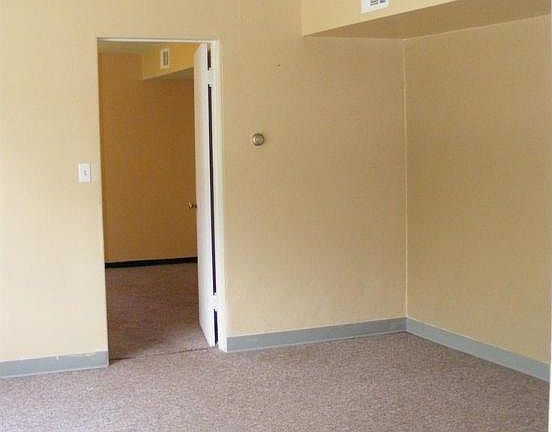 5th image of 420 N Park St
