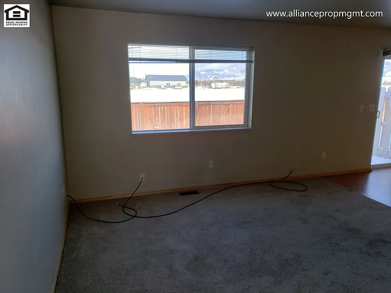 871-877 N River Rock Dr — Photo 3
