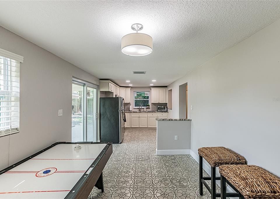 2nd image of 60051 N Hale Ave