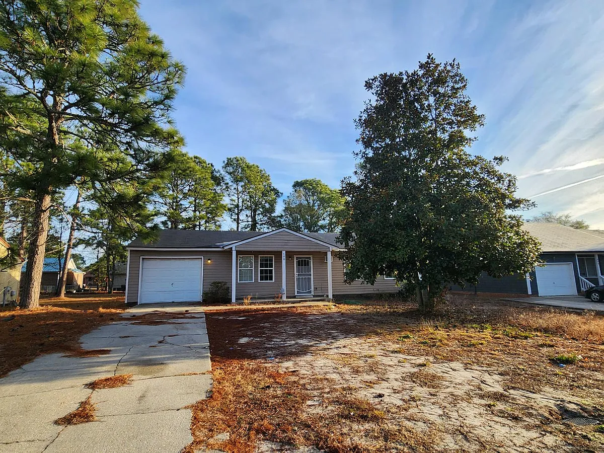 Property Photo - 408 Sheila St