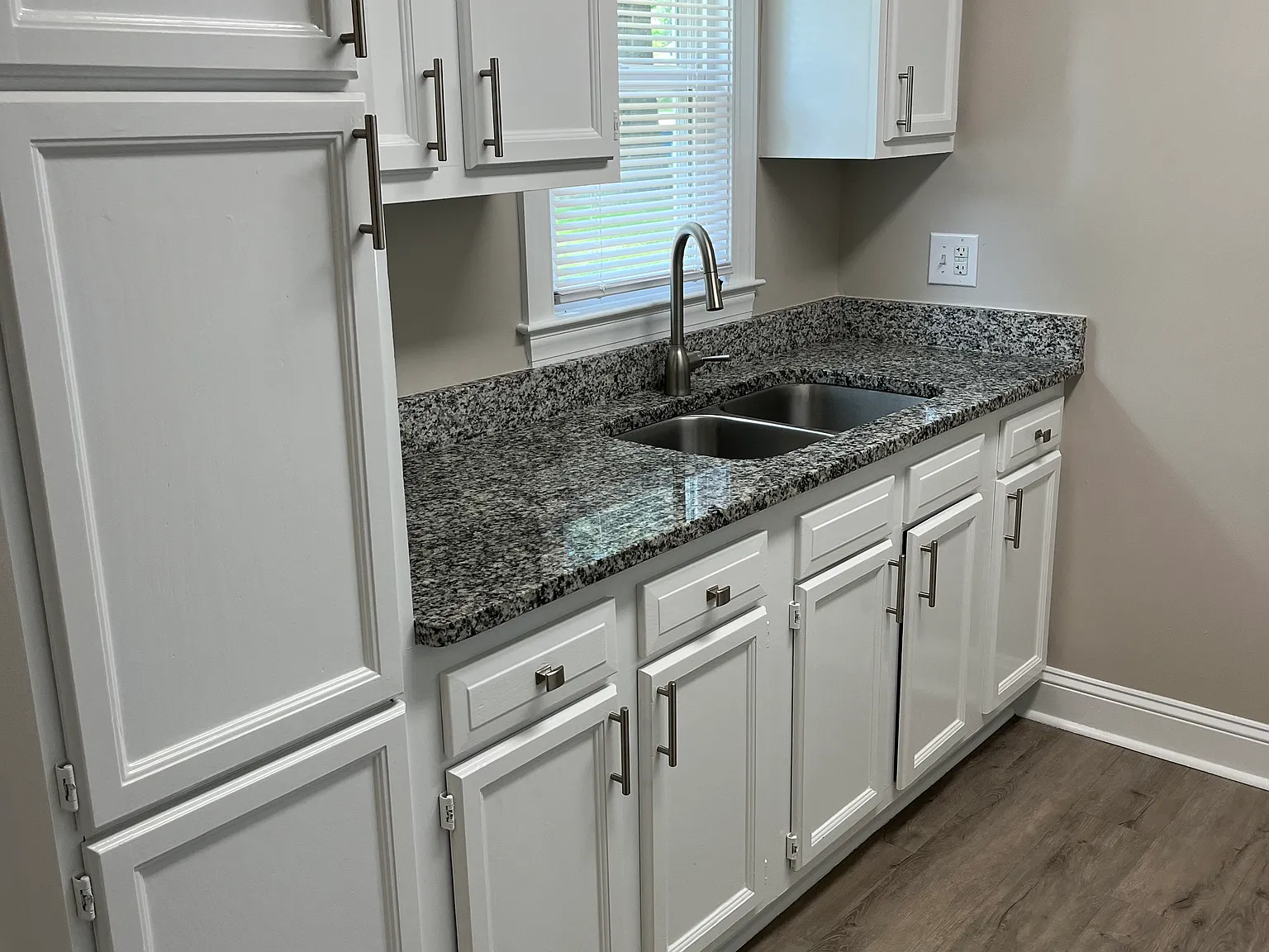 3 bed, 1100 sqft, $1,795 — Photo 2