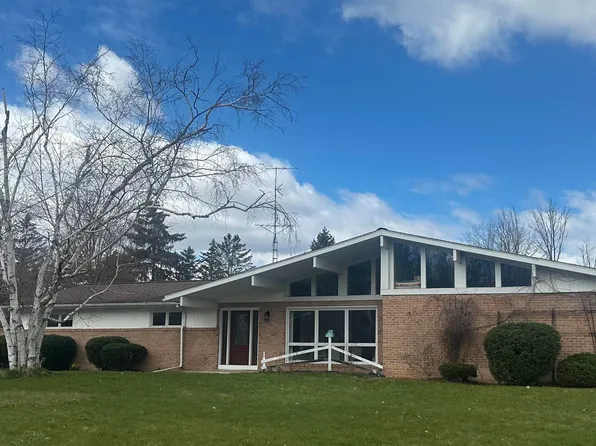 1200 Suburban St, Pinconning, MI 48650