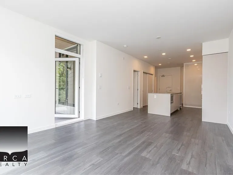 1500 Scott Cres #406 — Photo 3