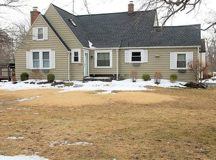 8503 Howard Dr, Williamsville, NY 14221
