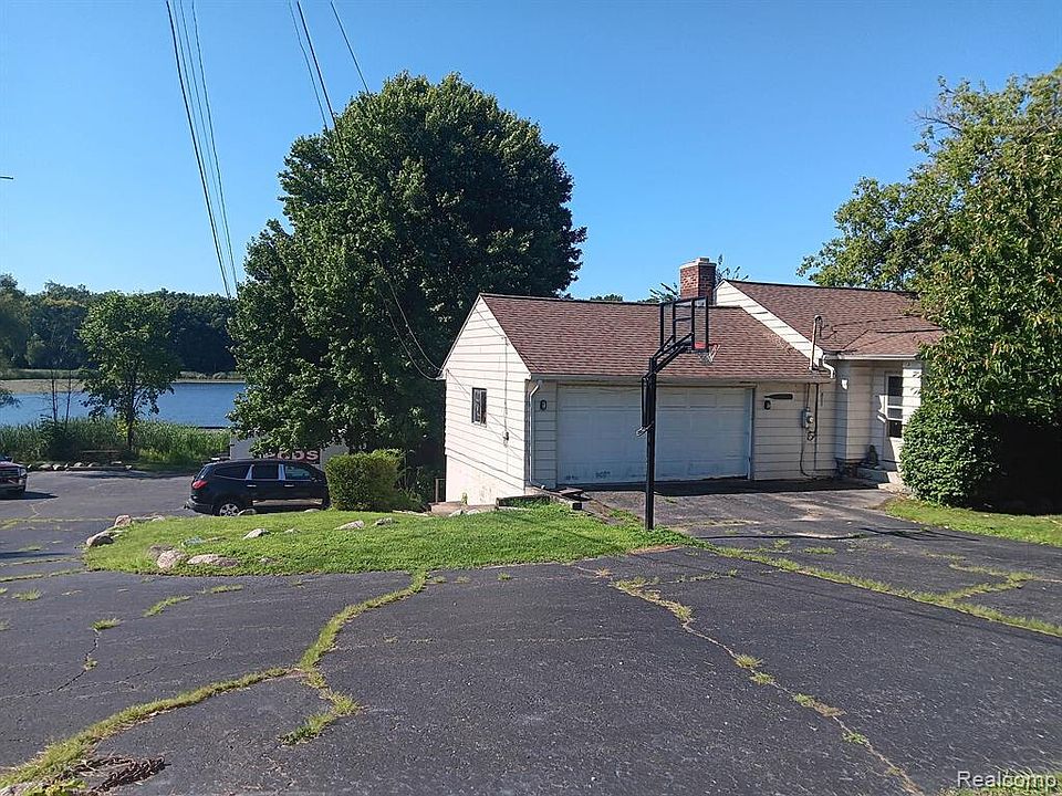 1st image of 675 W Walton Blvd