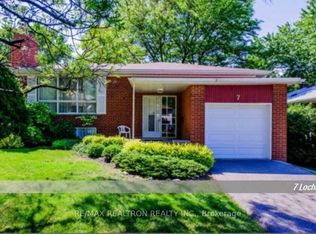 7 Lochinvar Cres, Toronto, ON M3A3J9
