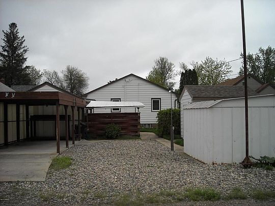 3rd image of 121 5th Ave W
