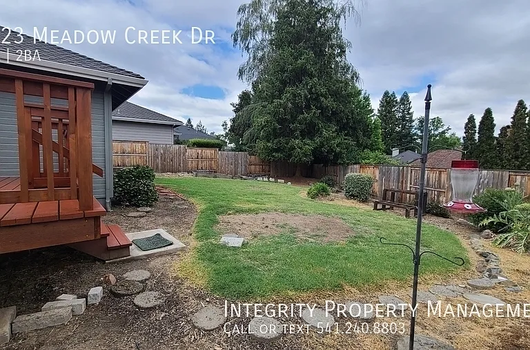 2423 Meadow Creek Dr — Photo 25