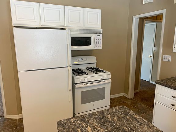 3rd image of 3245 Oak St APT A