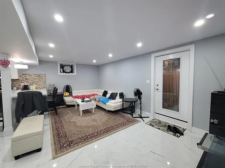 2252 Dandurand Ave #LOWER — Photo 12