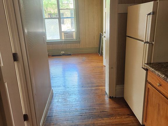 2nd image of 822 Lafayette St Front 102