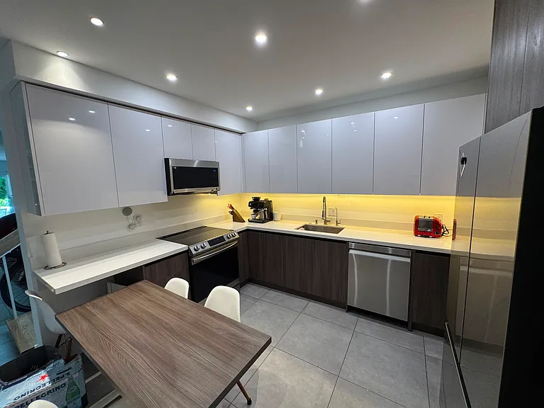 6011 N Bayshore Dr #3 — Photo 10