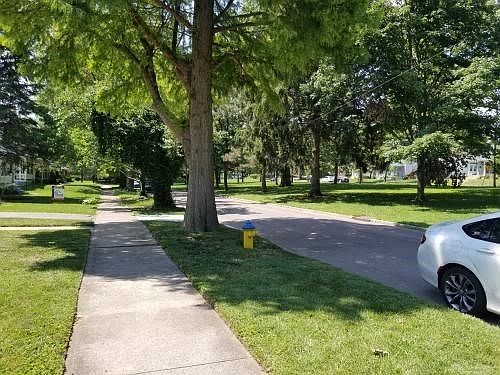 2nd image of 733 Parkview Ave