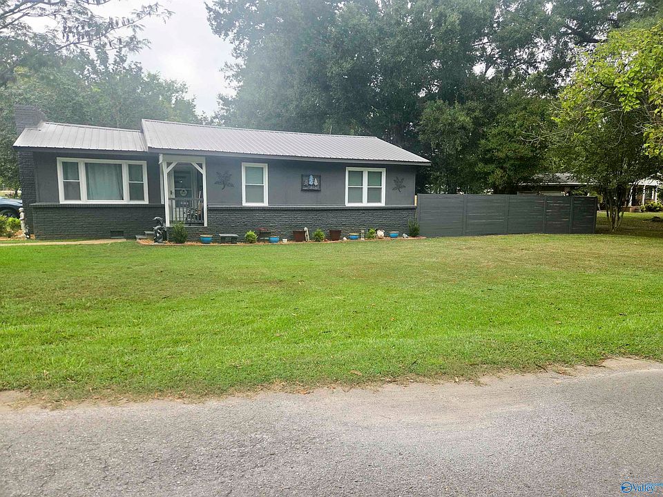 1st image of 207 Piney Grove St