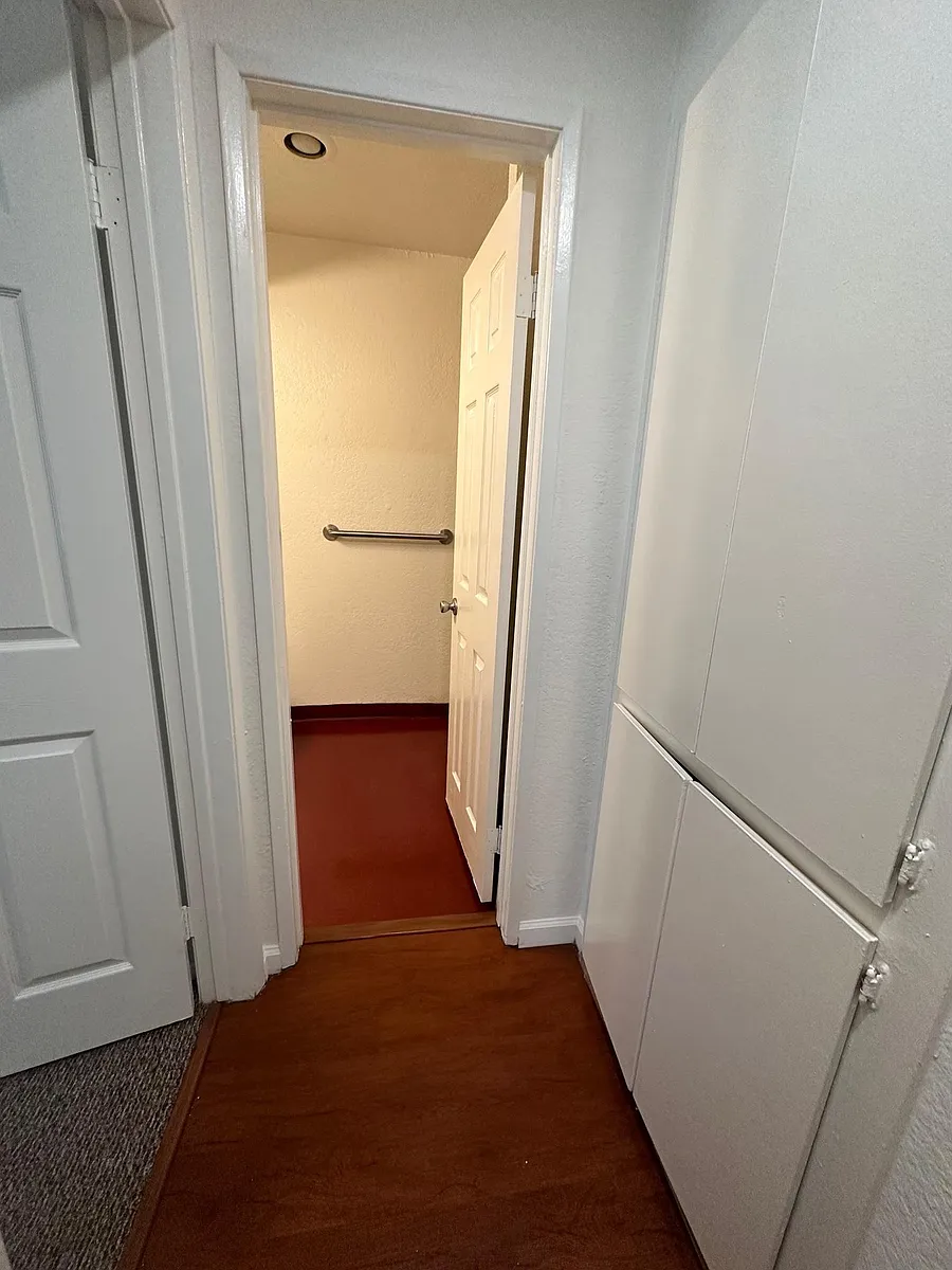 Building Photo - 1108 Molino Ave #1