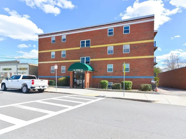 116 Spring St #Ua5, West Roxbury, MA 02132
