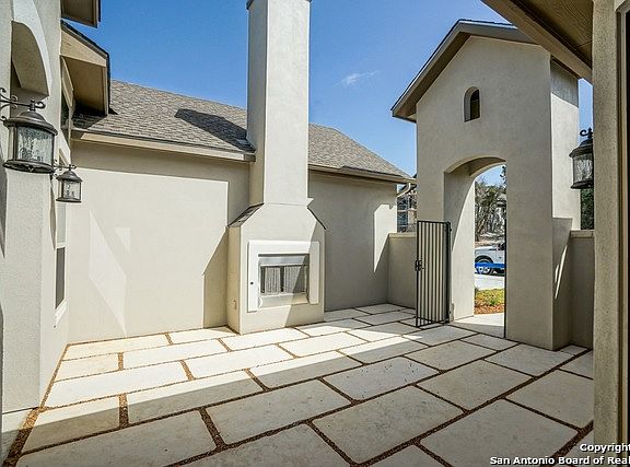 3rd image of 4030 Monteverde Way