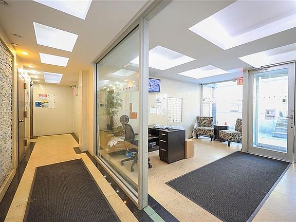 3rd image of 420 42nd St #2B