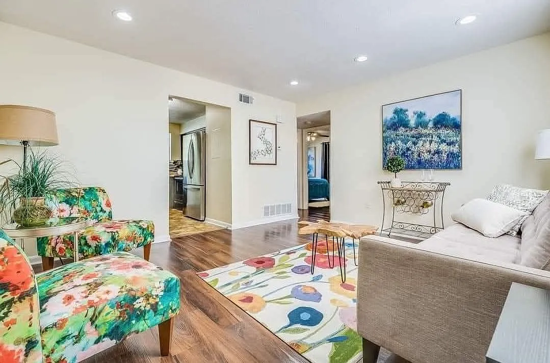 2 bed, 900 sqft, $1,350 — Photo 3
