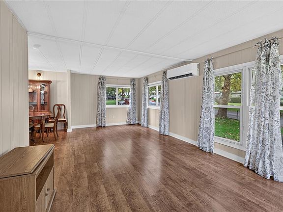 3rd image of 93 Hickory Hills Dr