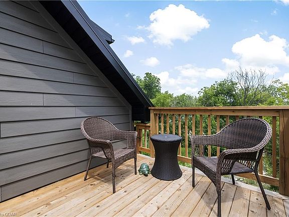 4th image of 23 Pellissier St S #5
