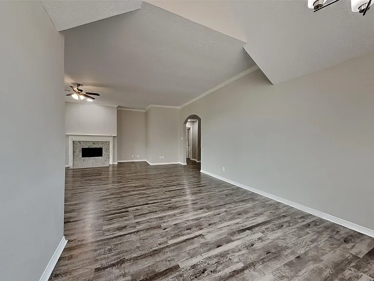 8227 Sports Haven Dr — Photo 6