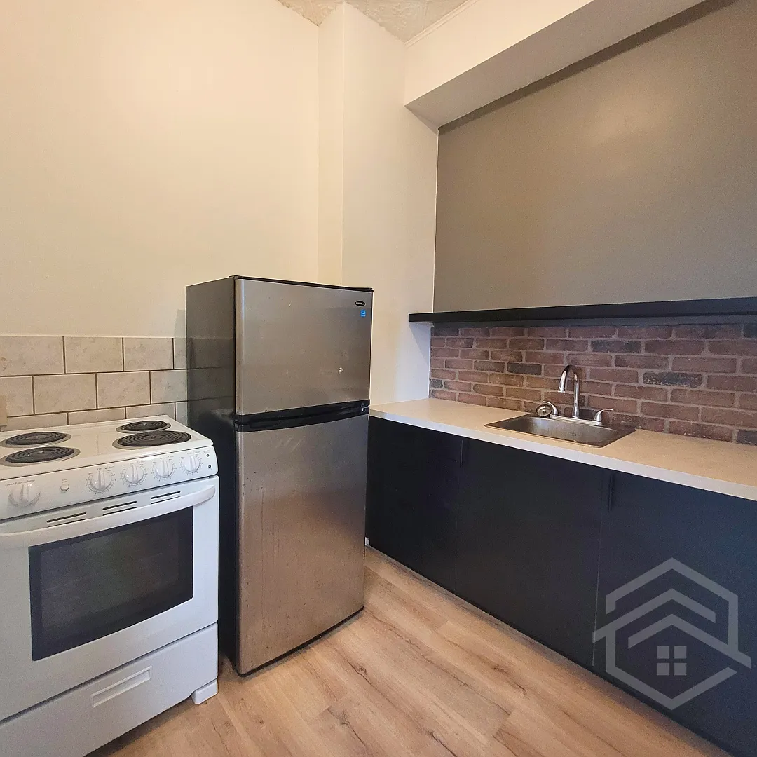 75 Robinson Street Norfolk — Photo 3