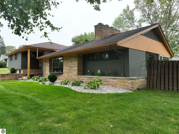 1007 Watson Rd, Mount Pleasant, MI 48858